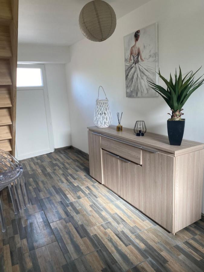 Appartement contemporain Dange-Saint-Romain Extérieur photo